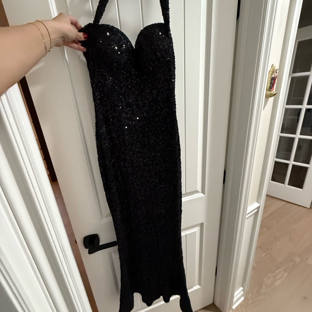 Elegant Black Sequin Halter Dress